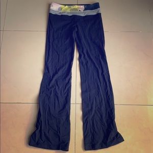 Lulu yoga pants